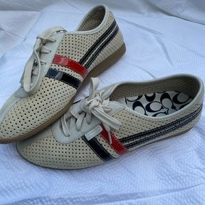 Vintage Coach Women’s Ellie Lace Up Sneakers Size 7.5